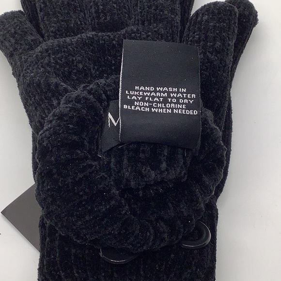 Marc Adler Women’s Black Soft Fuzzy Gloves - Picture 4 of 5